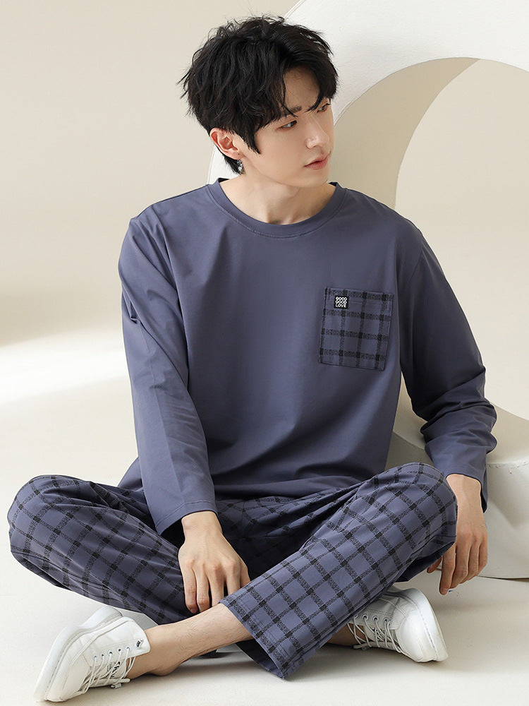 Men in pajamas can wear home clothes outside